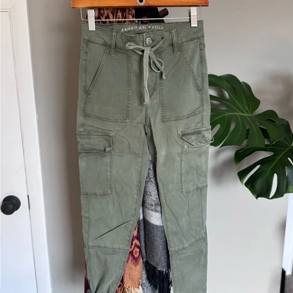 American Eagle Outfitters Women's Olive Cropped Jeans - Picture 2 of 4